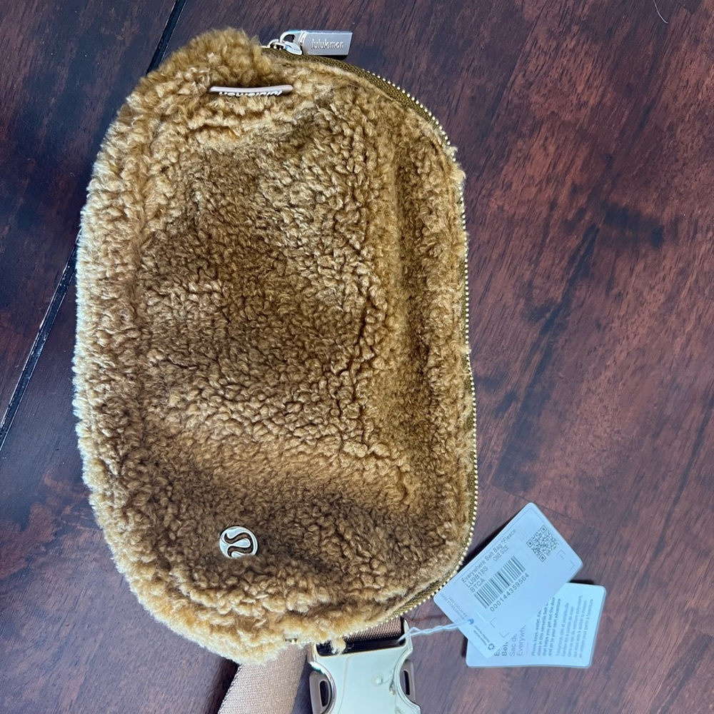 Lululemon Everywhere Belt Bag Fleece